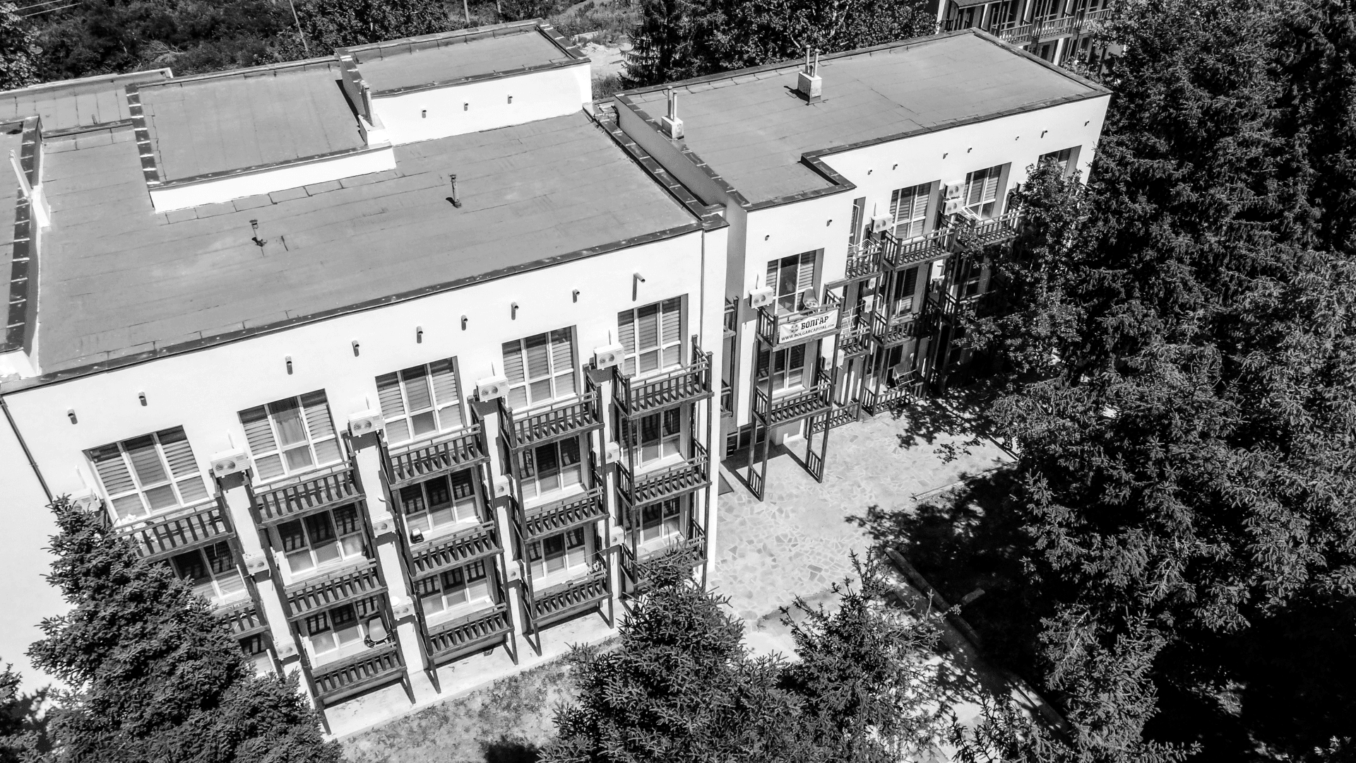 Комплекс Болгар, намиращ се във Велико Търново, построен от Oxbuild. OxBuild е компанията строител на Oximo.