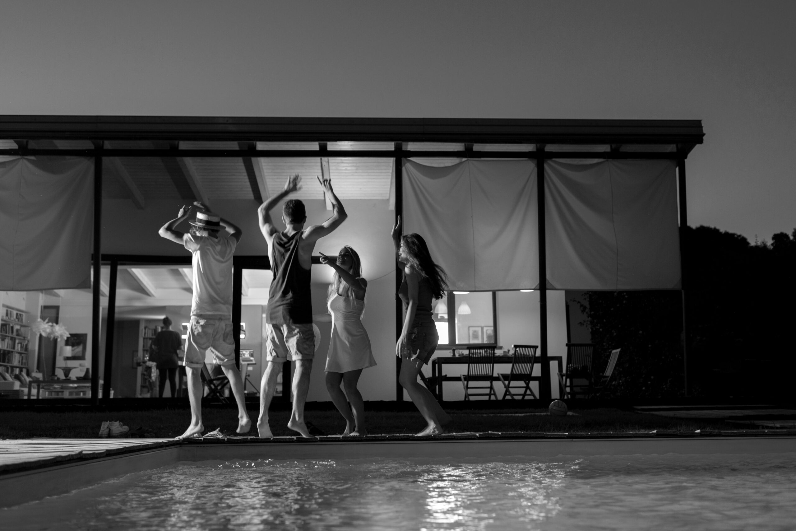 Краткосрочните наеми при ваканционните жилища са чудесен избор за почивка с приятели